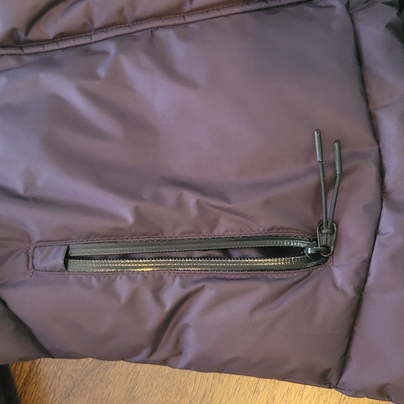 Helly Hansen waterproof puffer winter coat - Picture 3 of 6